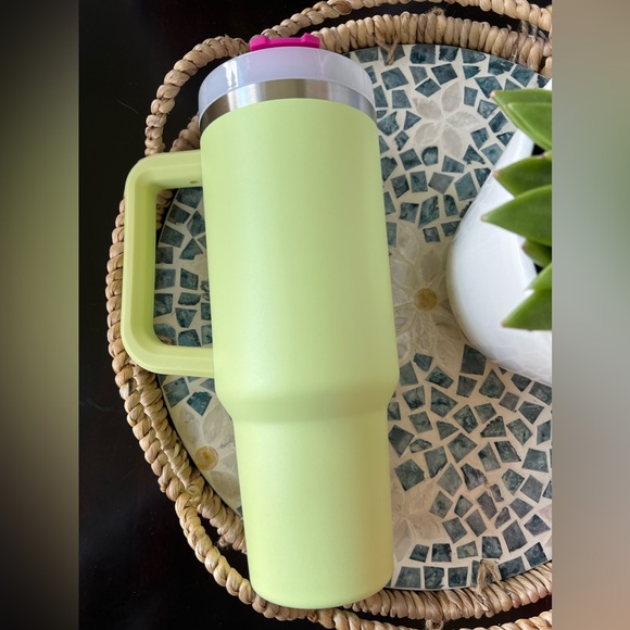 Stanley CITRON MIX 40oz Tumbler - Picture 2 of 6